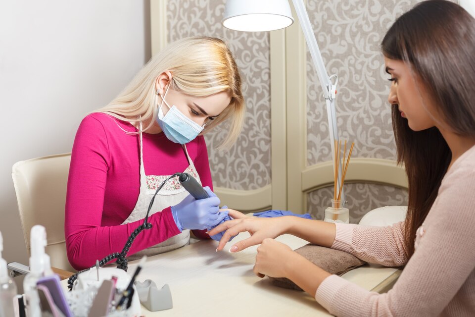 Muratpaşa Manikürcü